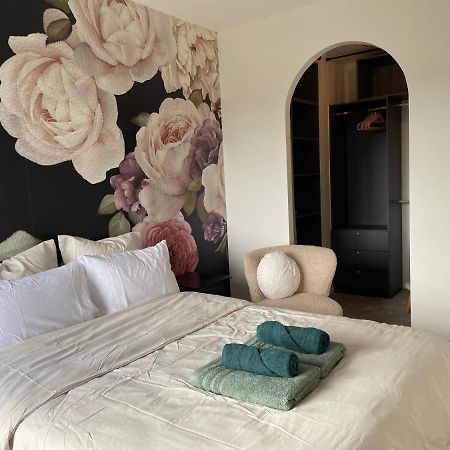 Rose Blossom Apartment In Paris 방브 외부 사진